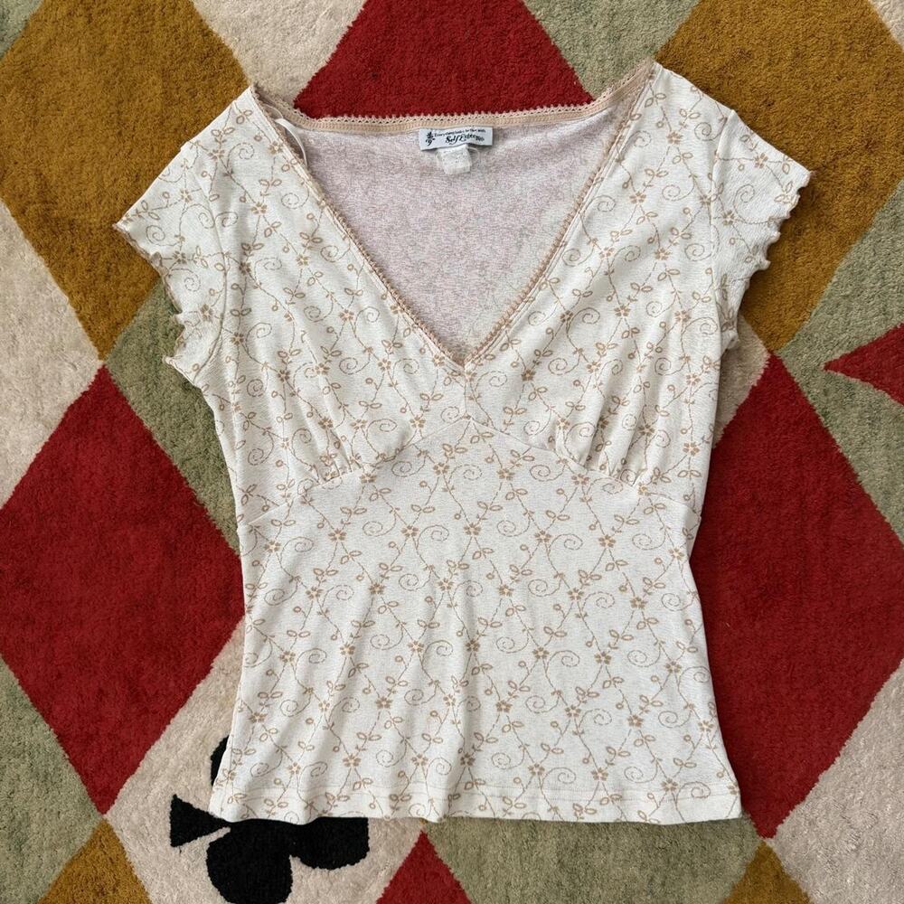 White cream floral top